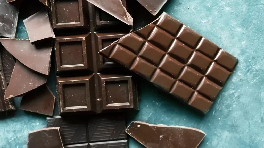 Dark chocolates serves as antioxidants
