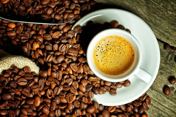 smooth latte coffee breverage