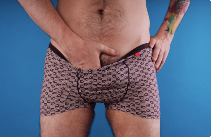 moisture and bacteria causing groin itching and odour