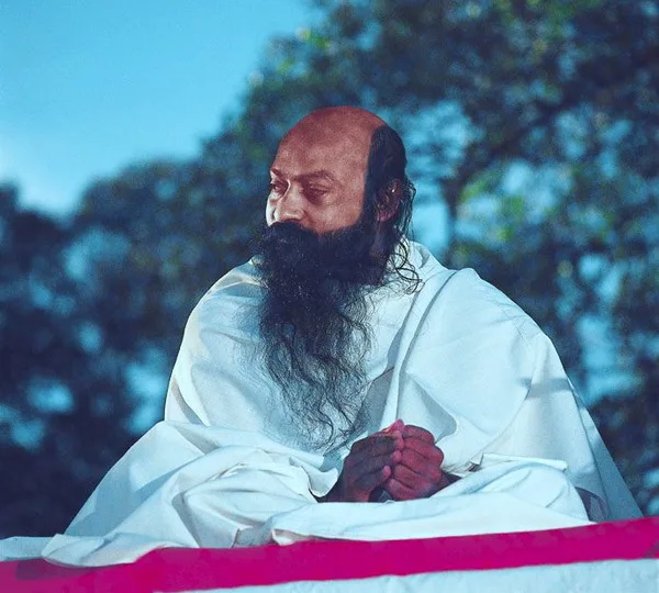 Portrait of Osho in meditative posture representing the essence of the Heart Sutra.